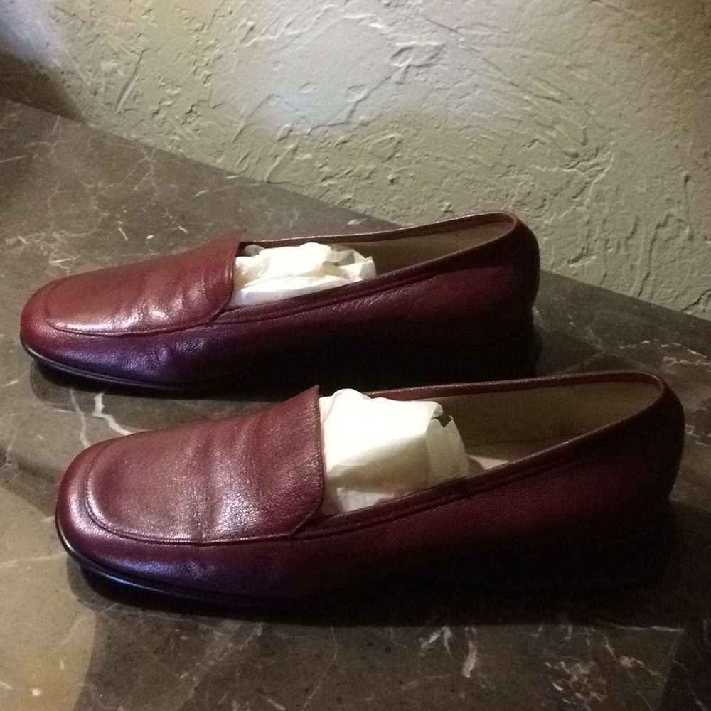 Isaac Mizrahi ox-blood casual loafer